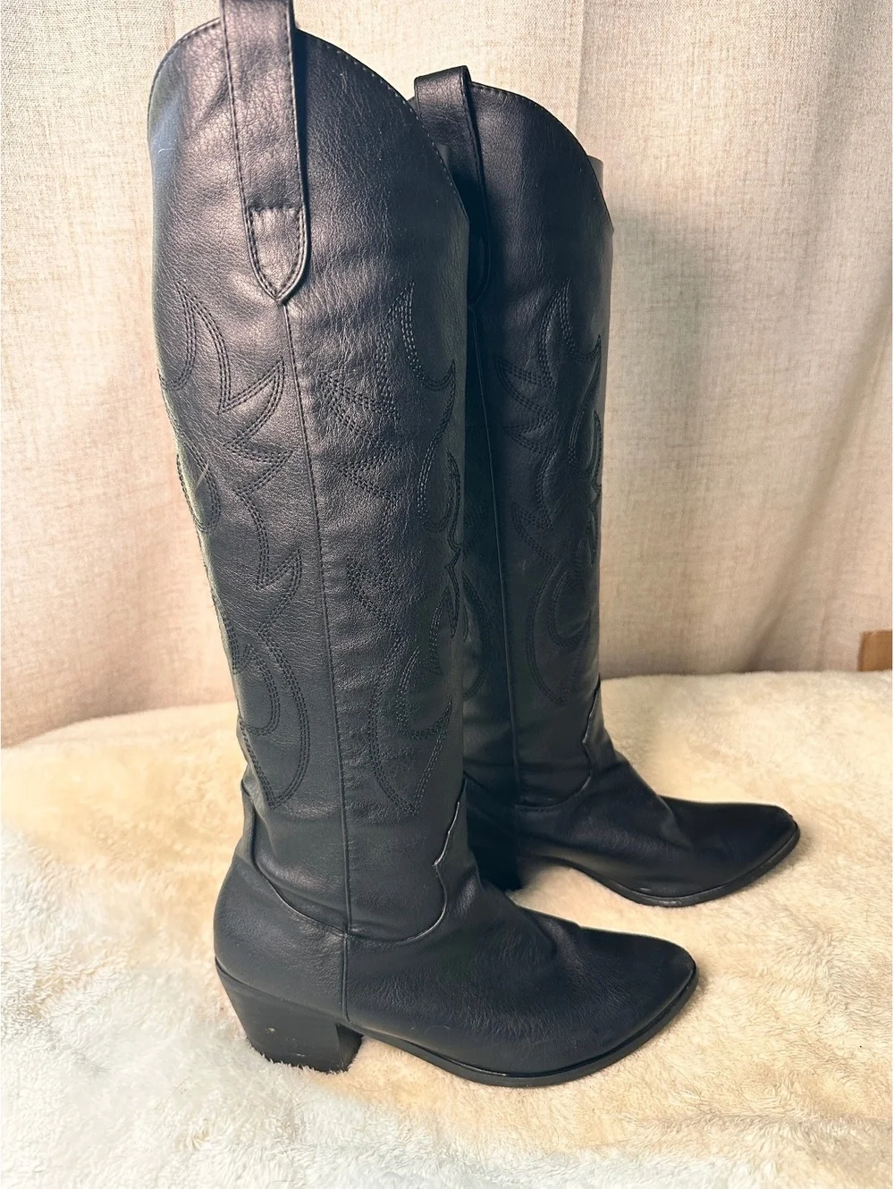 Women’s Black Western Cowboy Boots – Size 8 – Tall Embroidered Pointed Toe